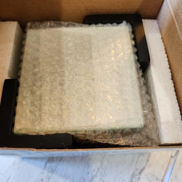4 glass photo coasters with holder NWT - Picture 6 of 7